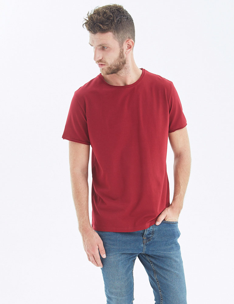 T-shirt with untreated edges